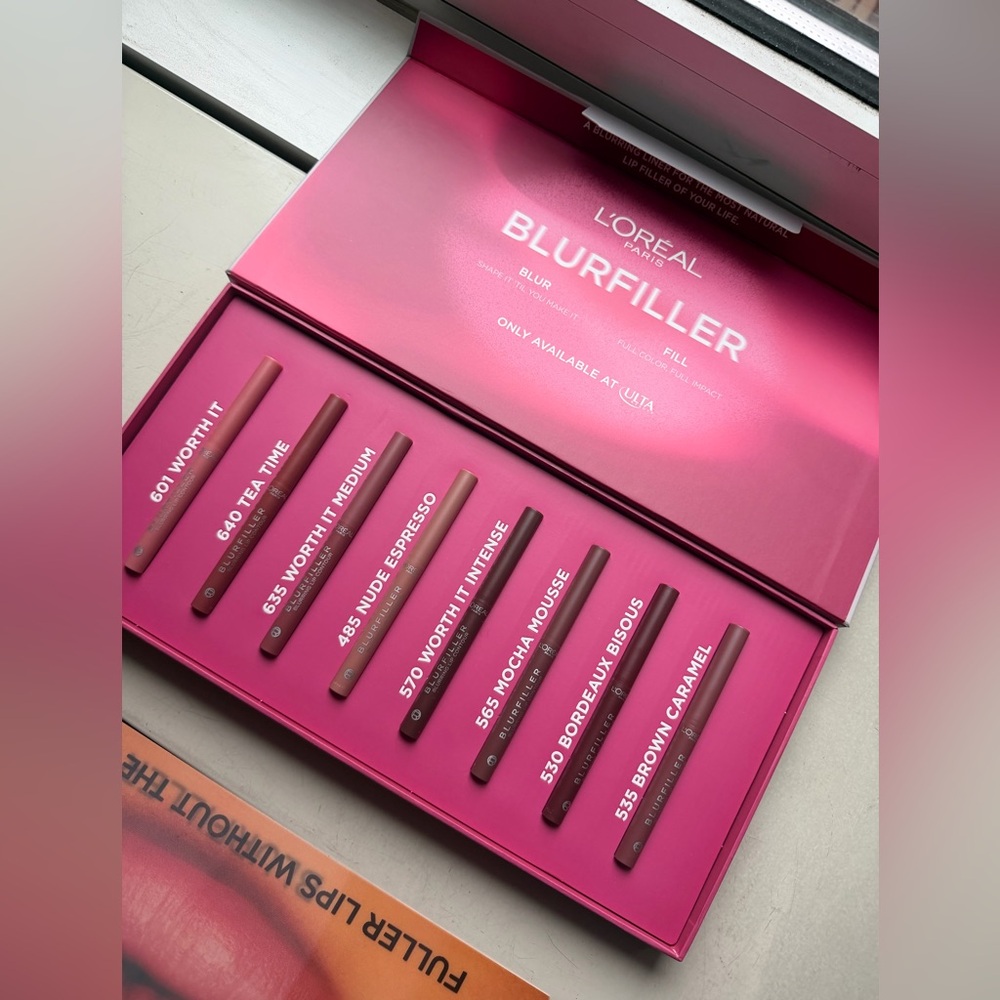 NWT BRAND NEW L’Oreal Blurfiller Blurring Lip Contour